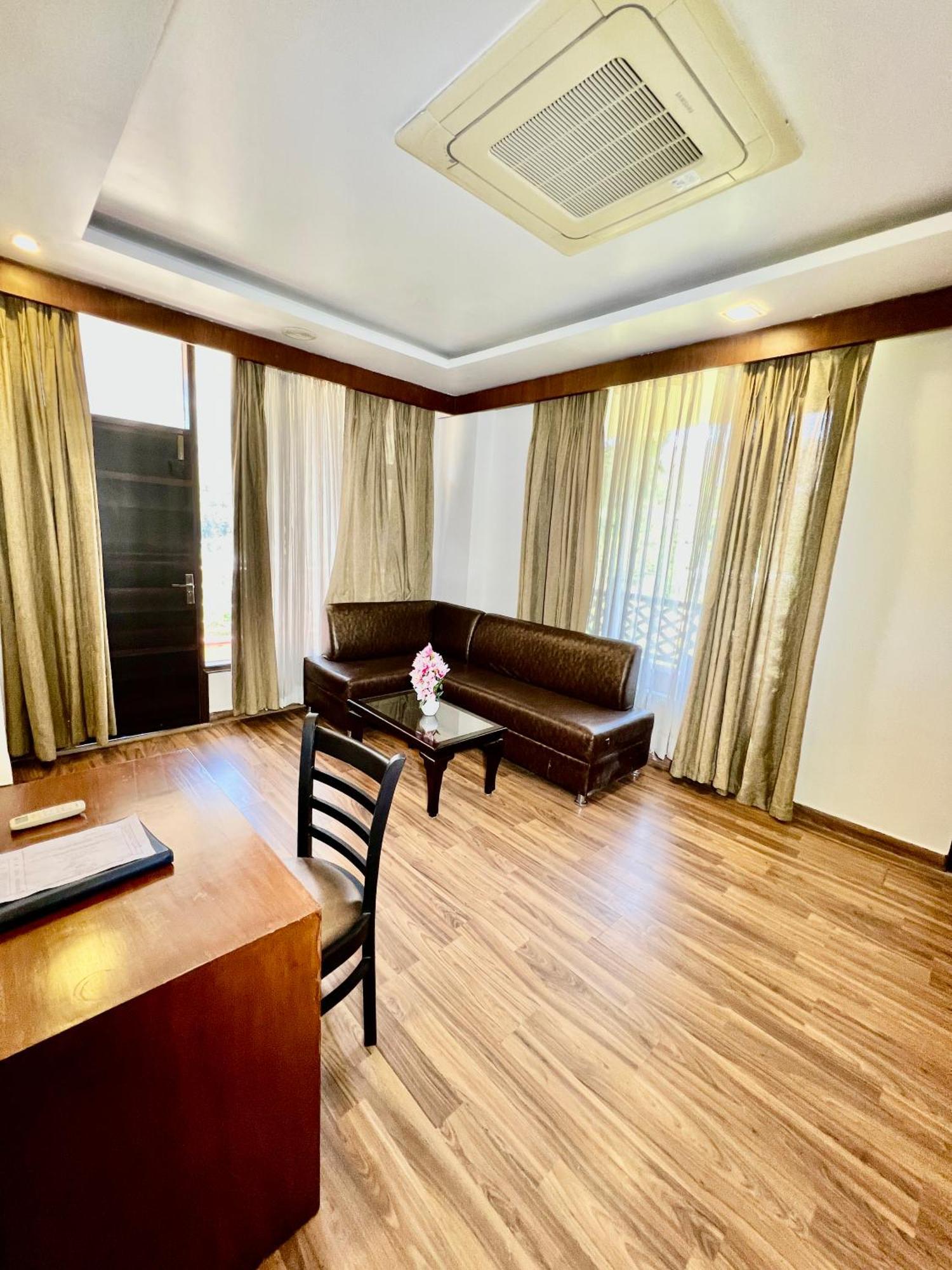 Sea Hawk - Luxury Hill Resort 4 Mins From Bhimtal Lake Esterno foto