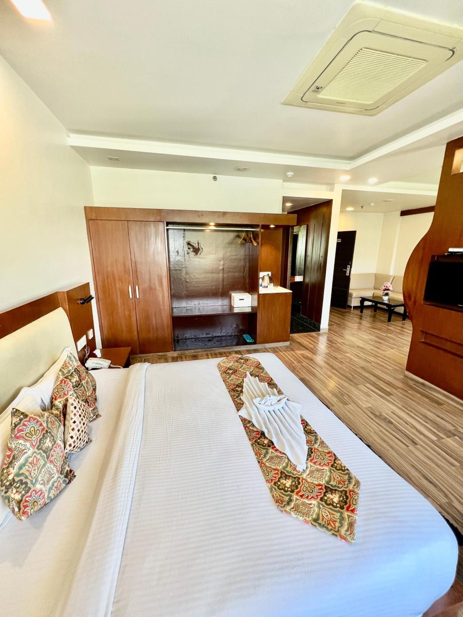 Sea Hawk - Luxury Hill Resort 4 Mins From Bhimtal Lake Esterno foto