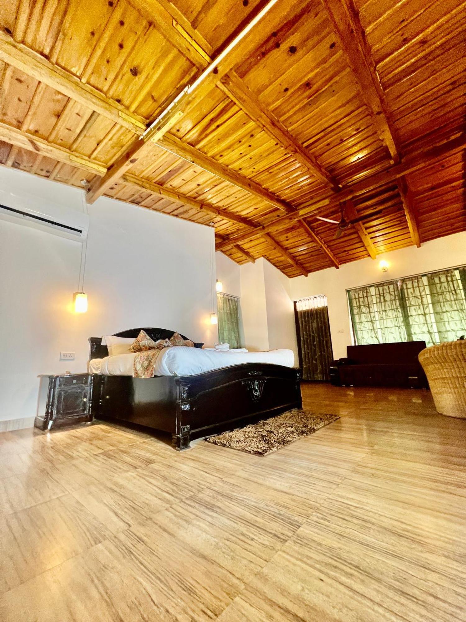 Sea Hawk - Luxury Hill Resort 4 Mins From Bhimtal Lake Esterno foto