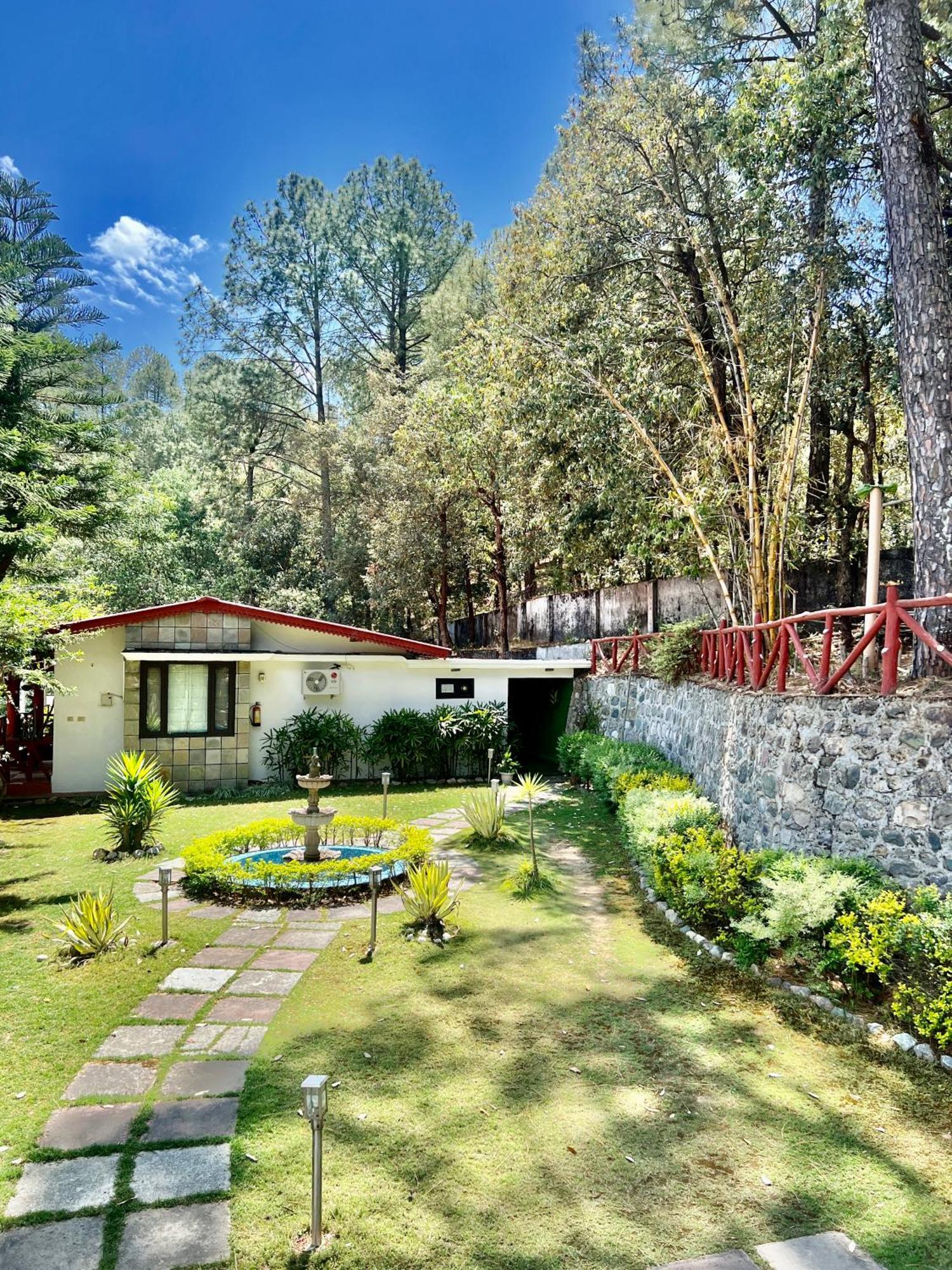 Sea Hawk - Luxury Hill Resort 4 Mins From Bhimtal Lake Esterno foto