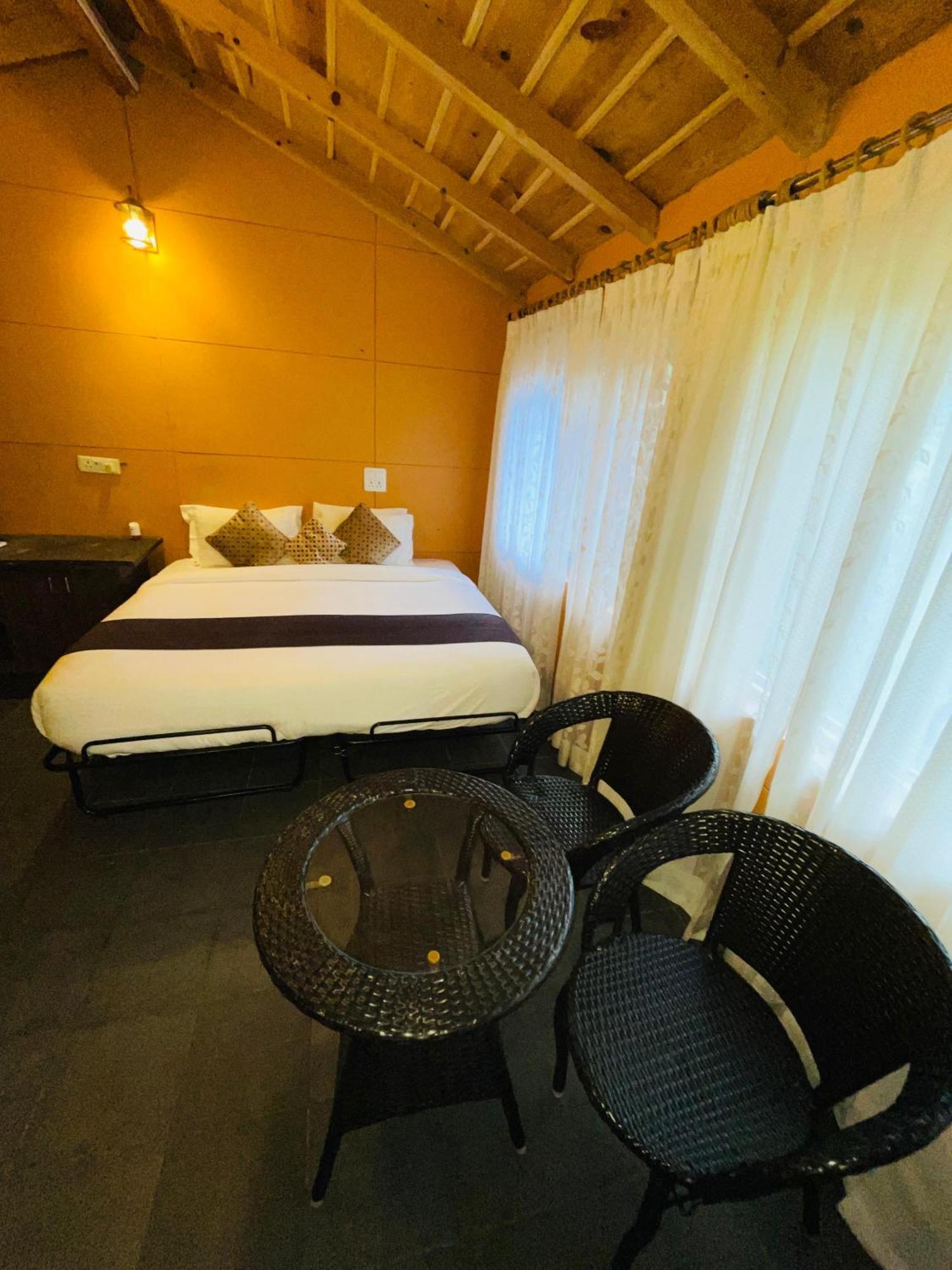 Sea Hawk - Luxury Hill Resort 4 Mins From Bhimtal Lake Camera foto